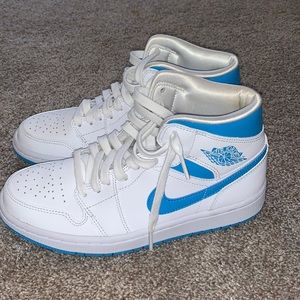 Carolina blue air jordan 1
